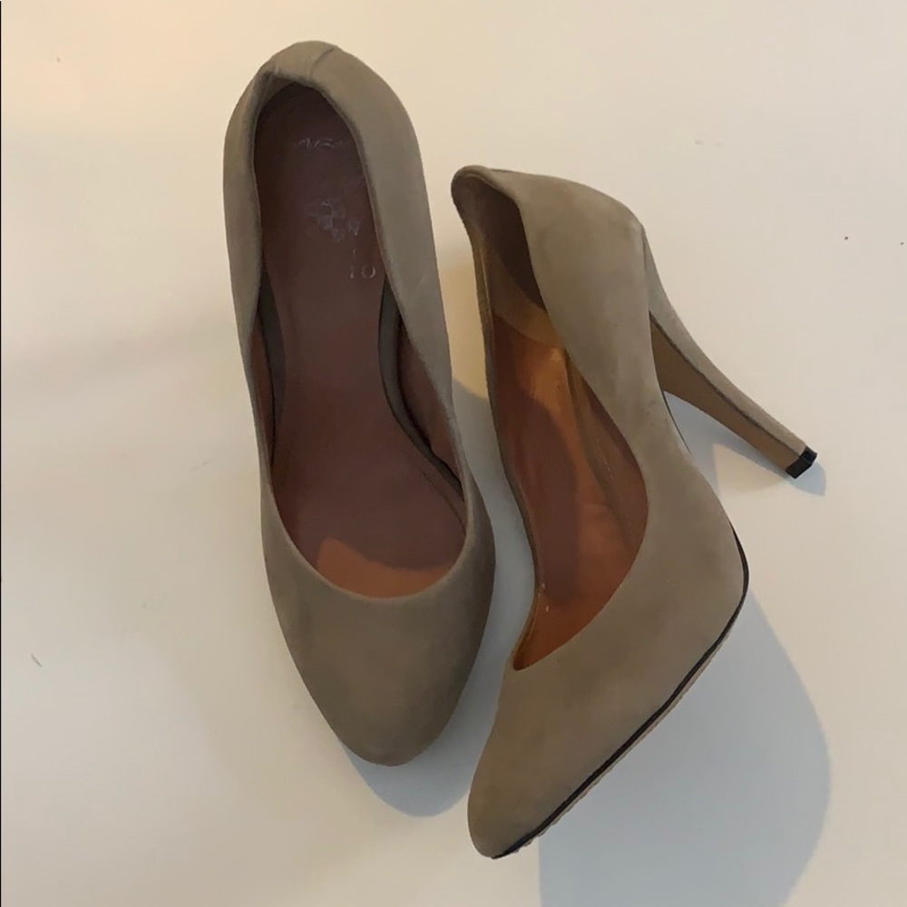 Vince Camuto 7.5 grey shoes